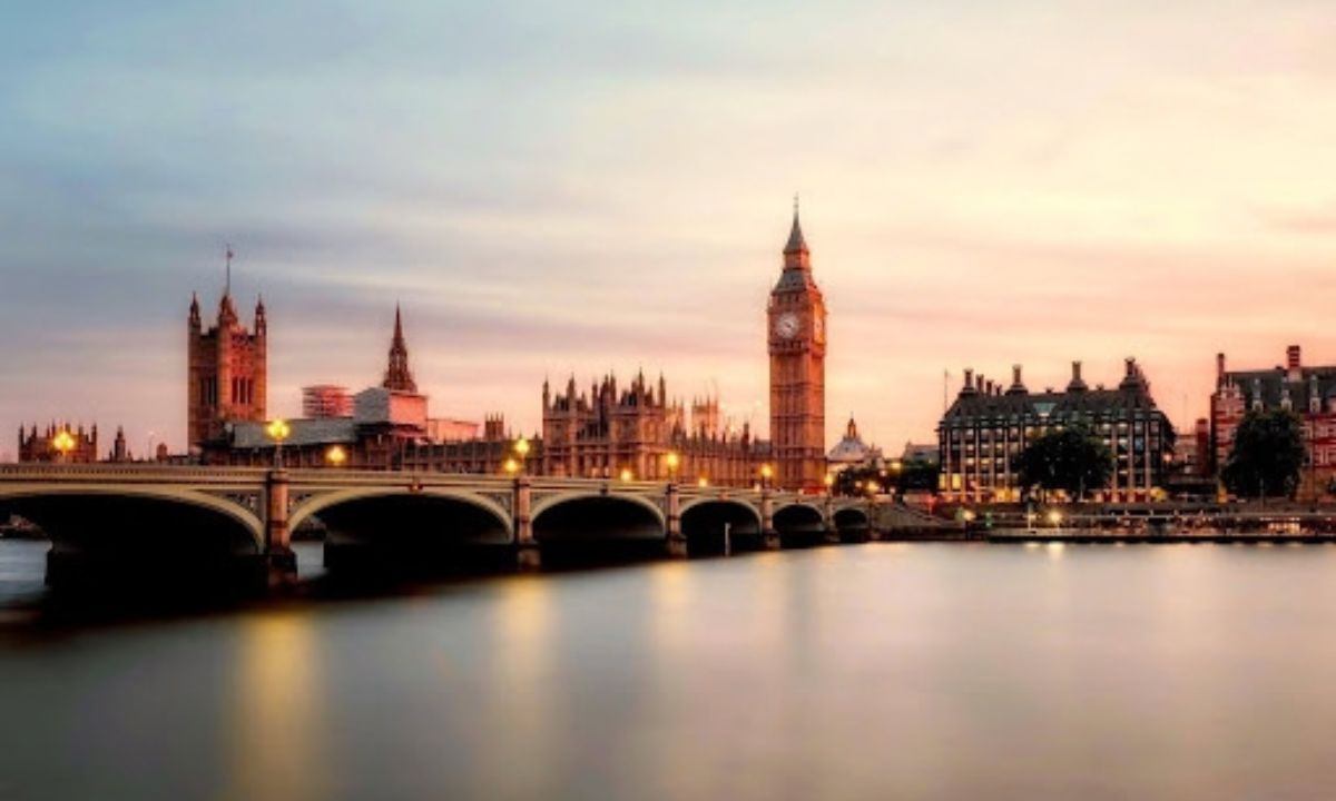 From gaming in the car to reading on the train UK fast food to try on your travels